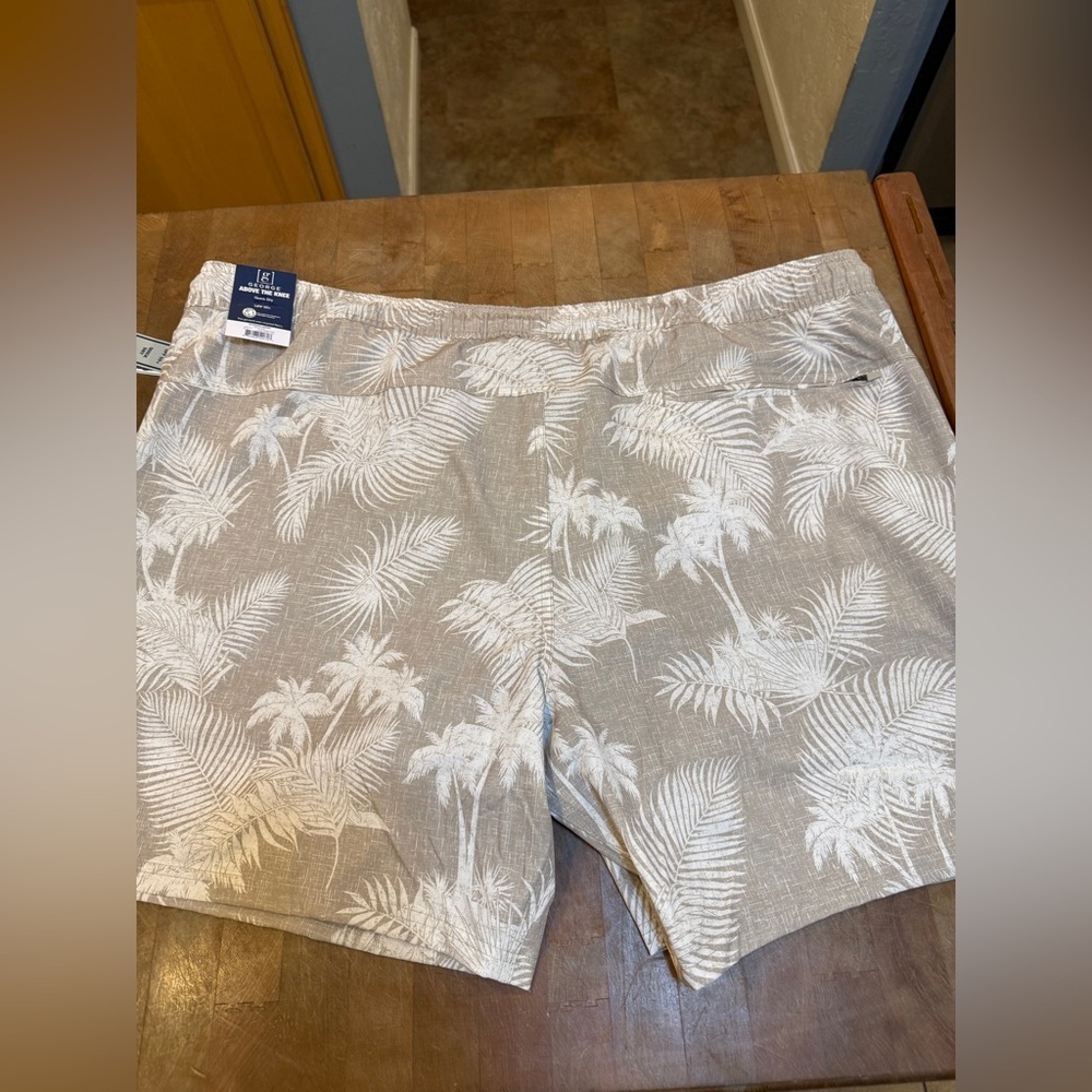 Men's Sz 3XL Tan Palm Tree Print Compression Liner Shorts Quick Dry 7” Brand New